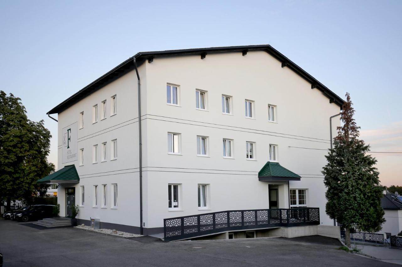 F Hotel 24H Check-In Horsching Bagian luar foto