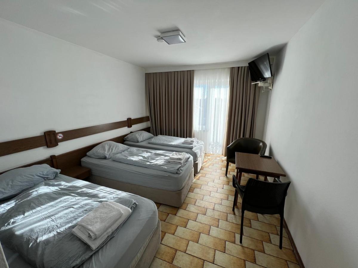 F Hotel 24H Check-In Horsching Bagian luar foto