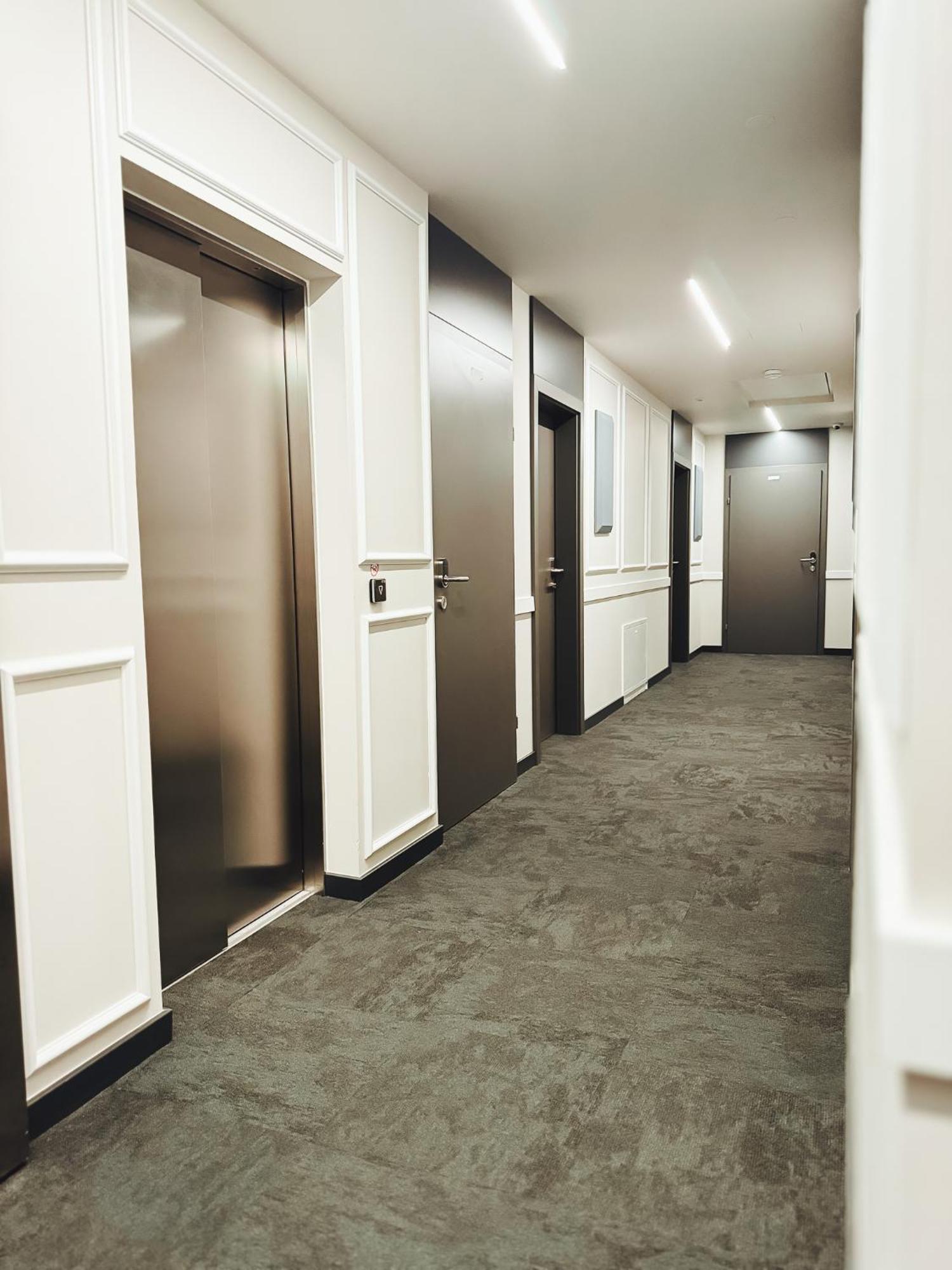 F Hotel 24H Check-In Horsching Bagian luar foto