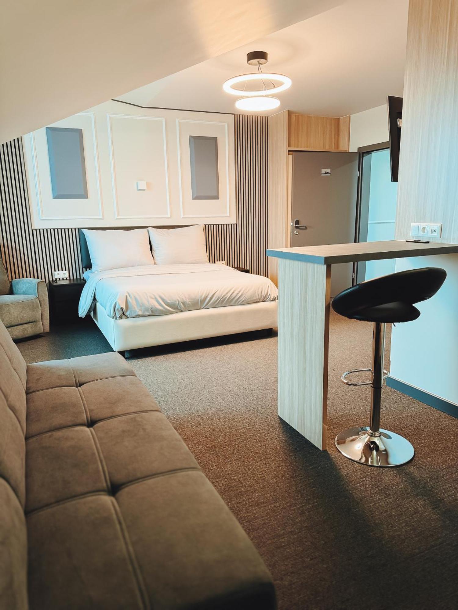 F Hotel 24H Check-In Horsching Bagian luar foto