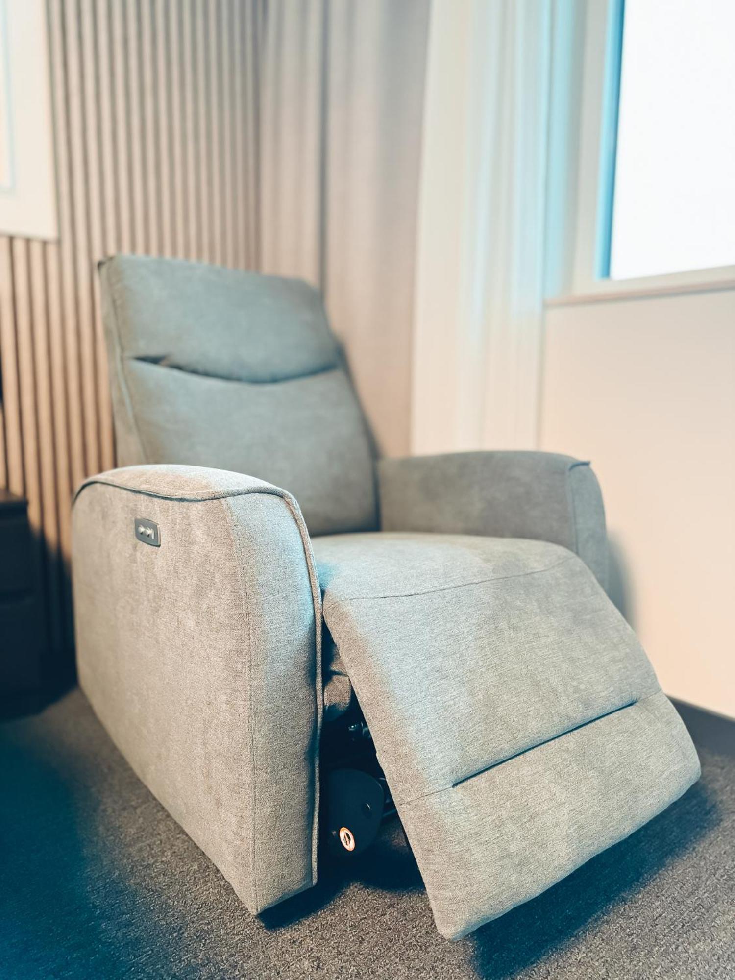 F Hotel 24H Check-In Horsching Bagian luar foto