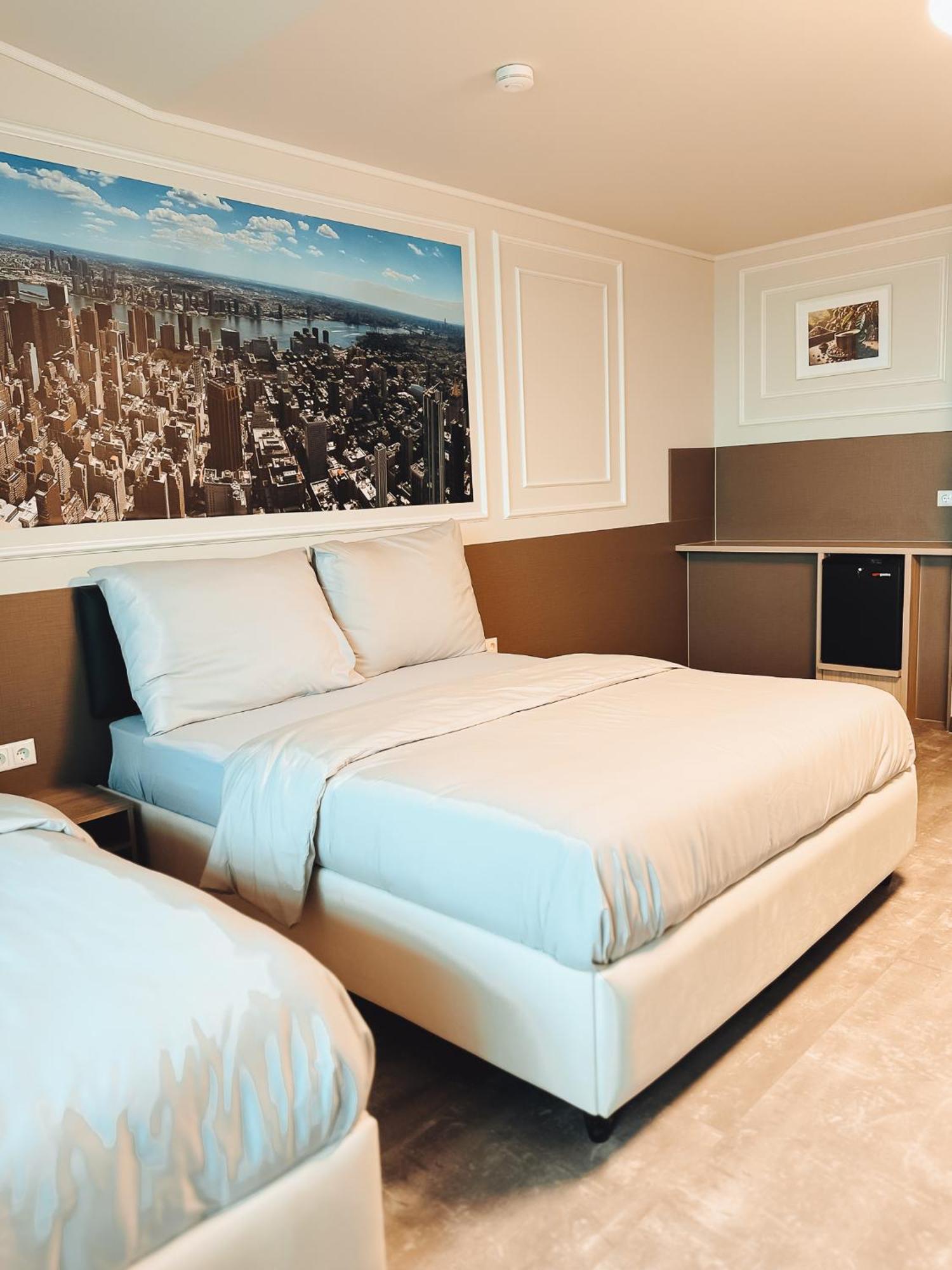 F Hotel 24H Check-In Horsching Bagian luar foto