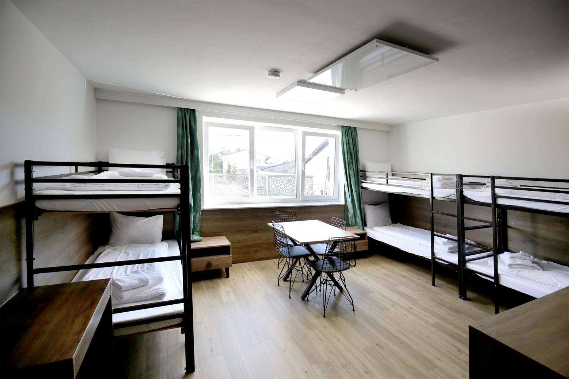F Hotel 24H Check-In Horsching Bagian luar foto